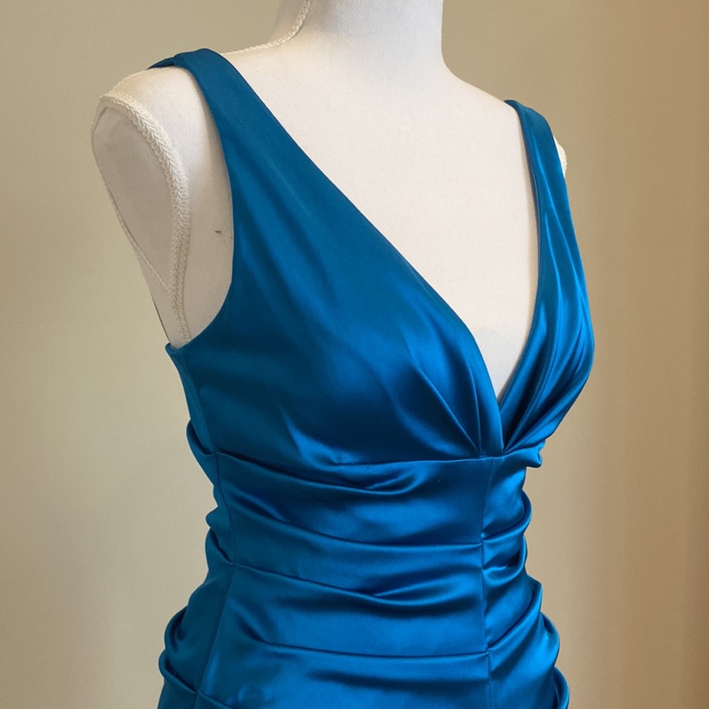Peacock Blue Cocktail V-Neck Dress, Ruched, Form-Fitting - Picture 4 of 9